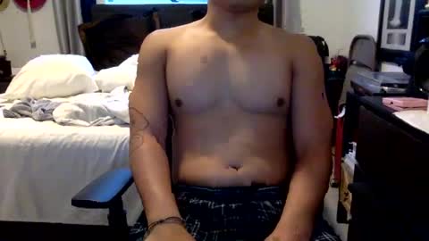 Snapshot of maxblairwood chatting on July 8, 2:27 am maxblairwood online show from July 8, 2:27 am