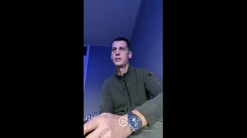 Snapshot of maxbose666 chatting on February 11, 12:05 pm Max online show from February 11, 12:05 pm