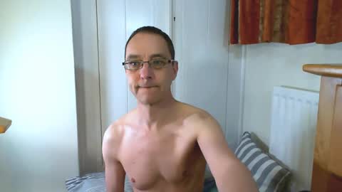 Max Davies online show from April 17, 11:57 am