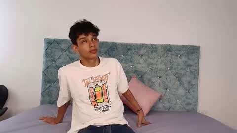 M A X F R O S T   online show from December 19, 7:21 pm