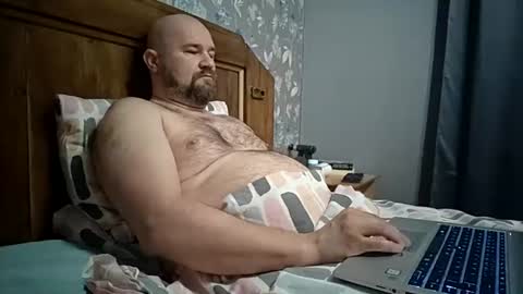 maxhunter online show from June 12, 6:01 am
