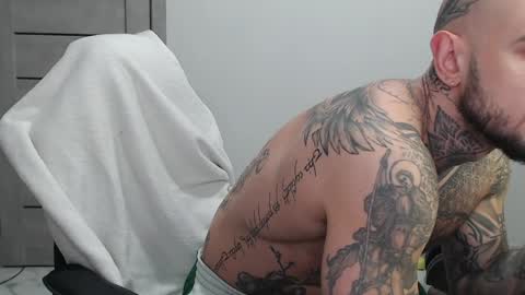 Snapshot of maxi_foxxx chatting on April 26, 6:00 am Maximus Fox online show from April 26, 6:00 am
