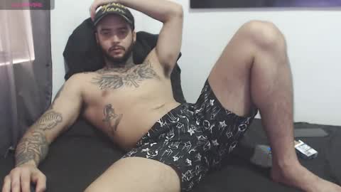 Snapshot of maxi_rogger chatting on December 3, 12:06 pm maxi rogger online show from December 3, 12:06 pm