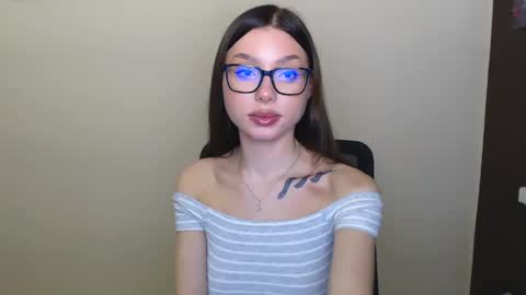 Snapshot of maxi_sweetheart chatting on December 14, 4:42 pm Joanna online show from December 14, 4:42 pm