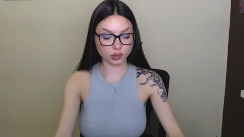 Snapshot of maxi_sweetheart chatting on February 25, 4:21 pm Joanna online show from February 25, 4:21 pm