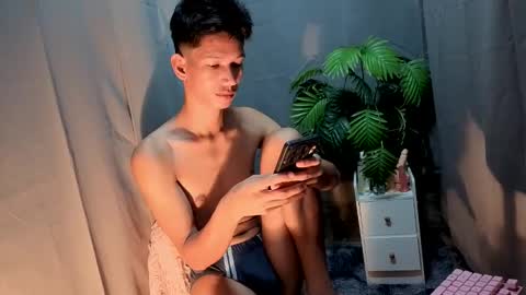 Snapshot of maxiebunny99 chatting on September 26, 9:08 pm Reyn online show from September 26, 9:08 pm