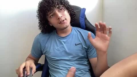 Snapshot of maximiliano_pulse chatting on June 29, 8:20 pm maximiliano_pulse online show from June 29, 8:20 pm