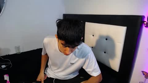 Snapshot of maximo_and_isa chatting on September 14, 7:18 am -- maximo and isa -- online show from September 14, 7:18 am