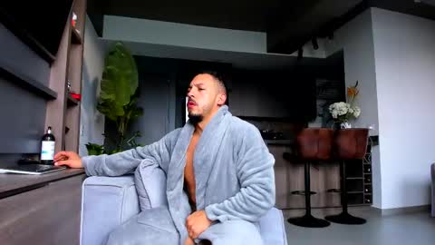 maximo_and_marcelo online show from March 15, 12:00 pm