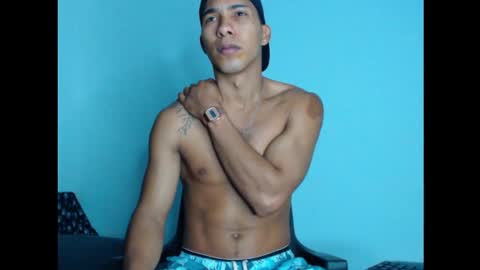 Maximo Aron Vega online show from December 18, 5:04 am