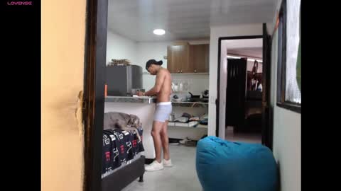 Maximo Aron Vega online show from December 23, 3:55 pm