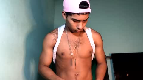 Maximo Aron Vega online show from February 15, 5:09 am