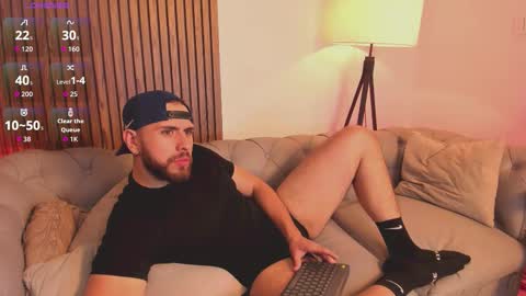 Snapshot of maximo_wolf1 chatting on January 15, 9:18 pm Maximo Wolf online show from January 15, 9:18 pm