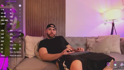 Snapshot of maximo_wolf1 chatting on February 9, 9:41 pm Maximo Wolf online show from February 9, 9:41 pm