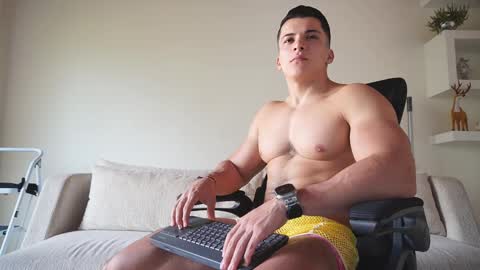 Sebastian online show from November 12, 9:14 pm