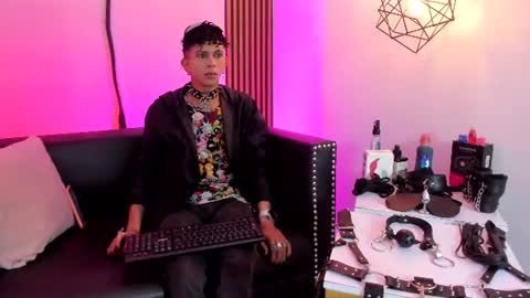MAXIMO online show from June 20, 3:09 am