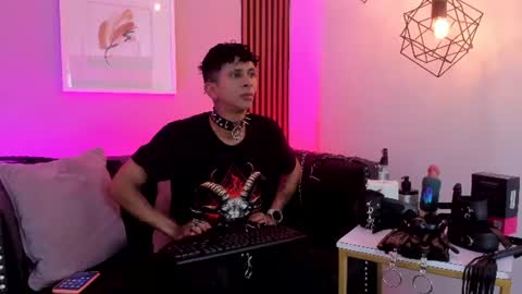 MAXIMO online show from July 4, 3:45 am