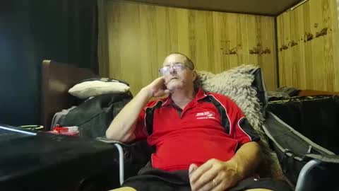 Snapshot of maximus_oreally chatting on February 5, 7:07 am Max online show from February 5, 7:07 am