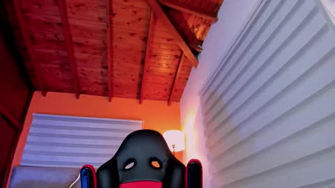 Snapshot of maximusclark chatting on February 21, 1:50 am Maximus Clark online show from February 21, 1:50 am