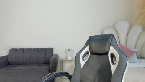 Snapshot of maximusclark1_ chatting on June 20, 11:57 am Maximus online show from June 20, 11:57 am
