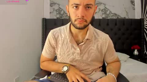 Snapshot of maximusclark1_ chatting on June 21, 12:08 pm Maximus online show from June 21, 12:08 pm