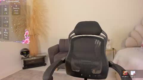 Snapshot of maximusclark1_ chatting on June 28, 12:11 pm Maximus online show from June 28, 12:11 pm