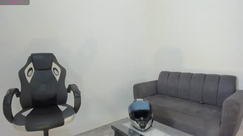 Snapshot of maximusclark1_ chatting on July 19, 12:09 pm Maximus online show from July 19, 12:09 pm