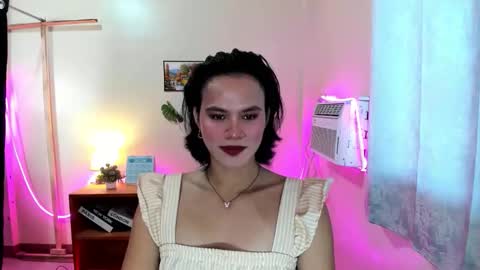 Snapshot of maxine_fucks chatting on February 3, 1:37 am maxine_fucks online show from February 3, 1:37 am