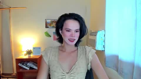 Snapshot of maxine_fucks chatting on February 13, 1:23 am maxine_fucks online show from February 13, 1:23 am