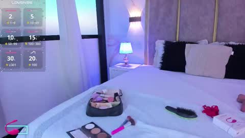 Maxi Rogers online show from December 1, 11:26 am