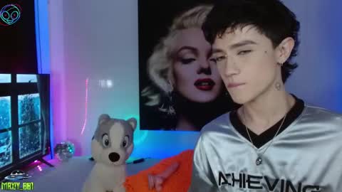 Snapshot of maxiy_001 chatting on March 11, 5:05 am Max online show from March 11, 5:05 am