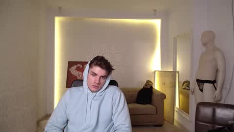 MaxKaiden online show from February 14, 9:24 am