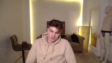 MaxKaiden online show from February 24, 5:33 am