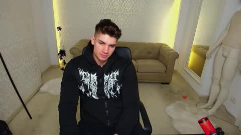 MaxKaiden online show from November 10, 5:39 am