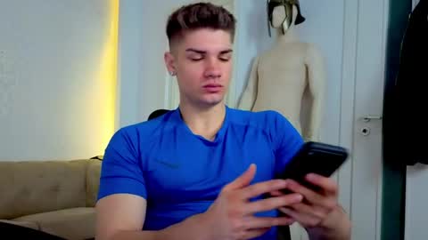 MaxKaiden online show from May 5, 4:31 am