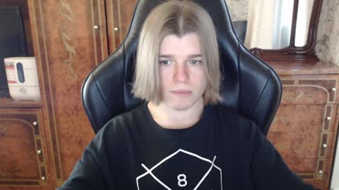 Snapshot of maxplay18 chatting on February 2, 12:13 pm Max online show from February 2, 12:13 pm