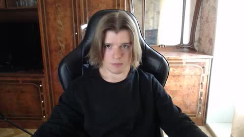 Snapshot of maxplay18 chatting on October 8, 10:02 am Max online show from October 8, 10:02 am