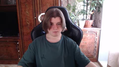 Max online show from February 3, 11:48 am