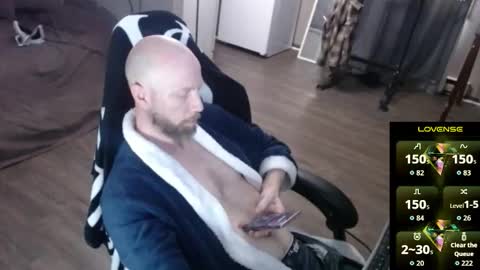 Snapshot of maxrouger chatting on March 1, 3:47 pm MaxRouger online show from March 1, 3:47 pm