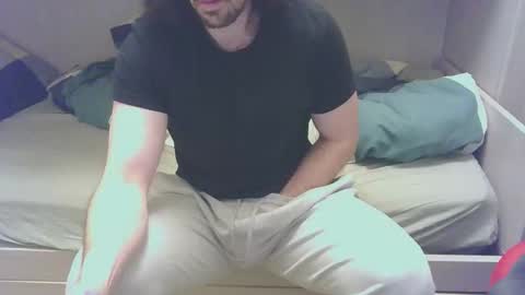 Snapshot of maxsperman1 chatting on February 21, 10:33 pm MaxSperman online show from February 21, 10:33 pm