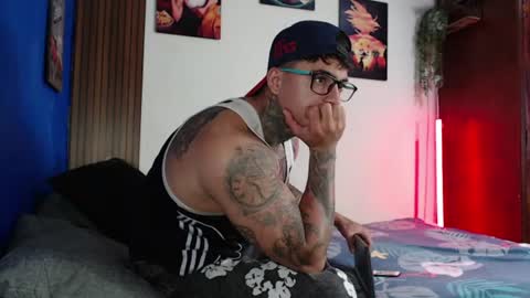 Snapshot of maxstroncm18 chatting on July 13, 4:54 pm maxstroncm18 online show from July 13, 4:54 pm