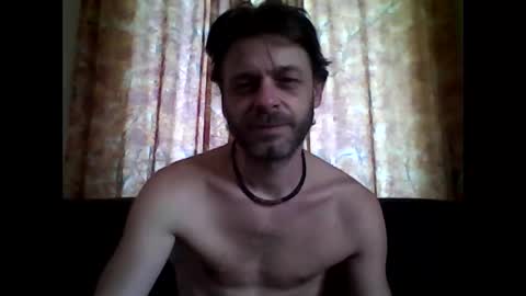 Snapshot of maxthewolf chatting on June 1, 9:27 pm MaxTheWolf online show from June 1, 9:27 pm