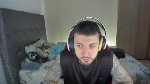 Snapshot of maxvibe_ chatting on October 31, 9:49 pm maxvibe_ online show from October 31, 9:49 pm