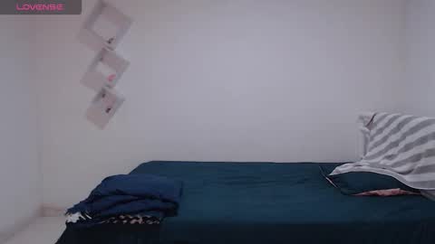 Max online show from February 11, 5:07 pm