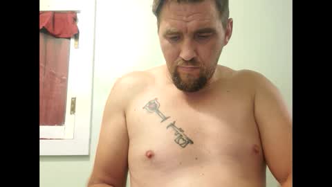 Snapshot of maxx916 chatting on September 11, 7:52 am Max online show from September 11, 7:52 am