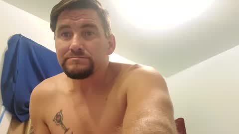 Snapshot of maxx916 chatting on October 20, 7:31 am Max online show from October 20, 7:31 am