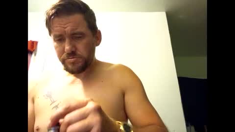 Snapshot of maxx916 chatting on October 28, 2:26 am Max online show from October 28, 2:26 am