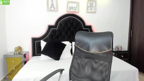 Snapshot of maxxicruz chatting on January 27, 7:24 pm Maxxi online show from January 27, 7:24 pm