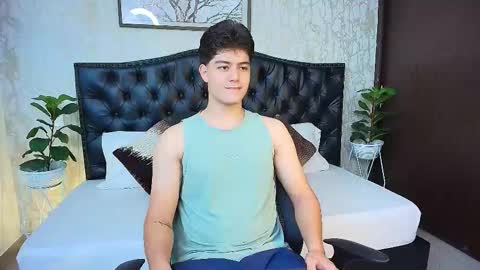 Snapshot of maxxicruz chatting on October 8, 3:59 am Maxxi online show from October 8, 3:59 am