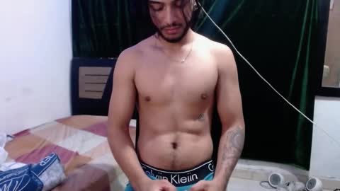 Snapshot of maxximus_10 chatting on December 30, 6:31 am maxximus_10 online show from December 30, 6:31 am